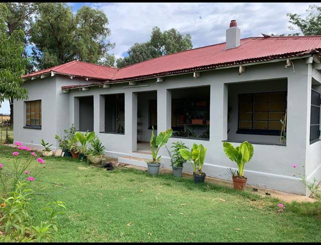 FARM FOR SALE IN LEVINS ESTATE